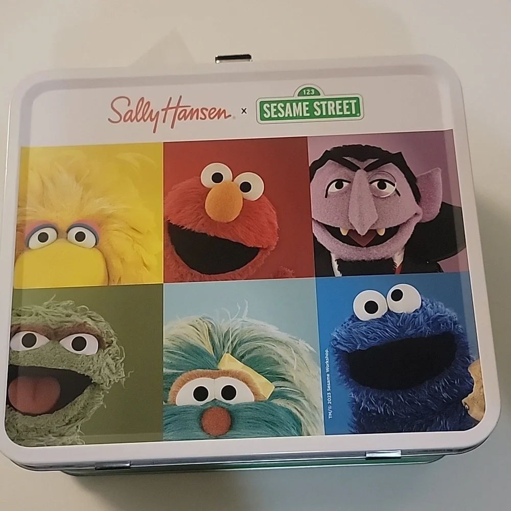NWT Sesame Street lunch box - Picture 2 of 5